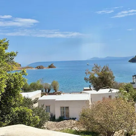 Grikos Panoramic Retreat *